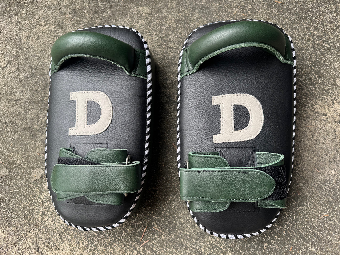 DECHA LEATHER KICK PADS DKP SINGLE STRAP