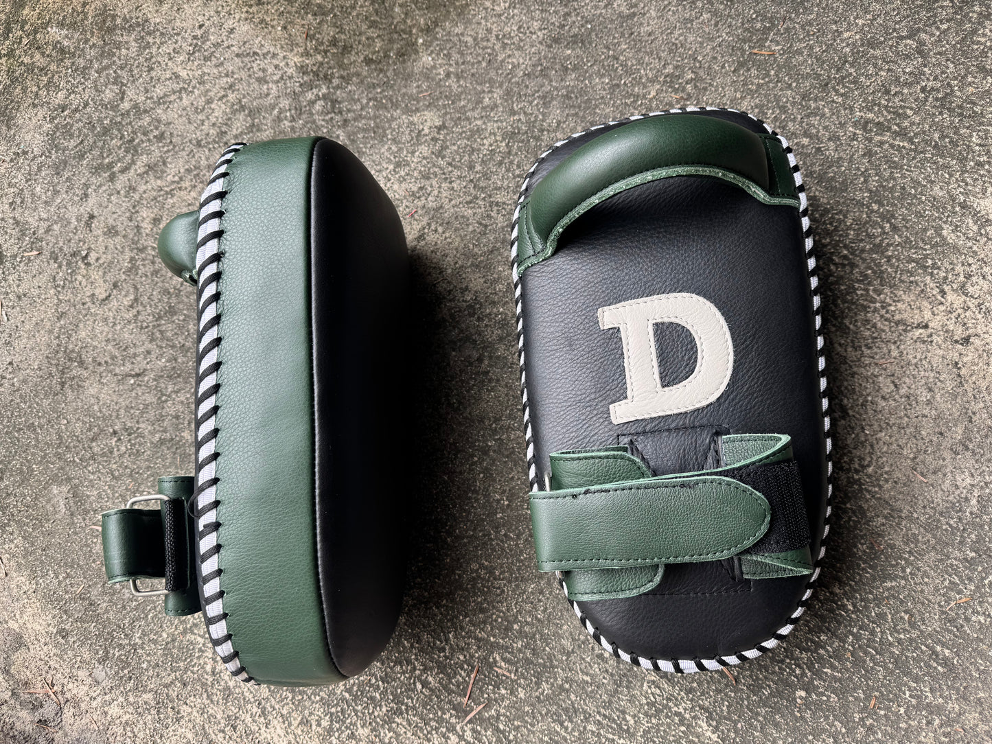 DECHA LEATHER KICK PADS DKP SINGLE STRAP