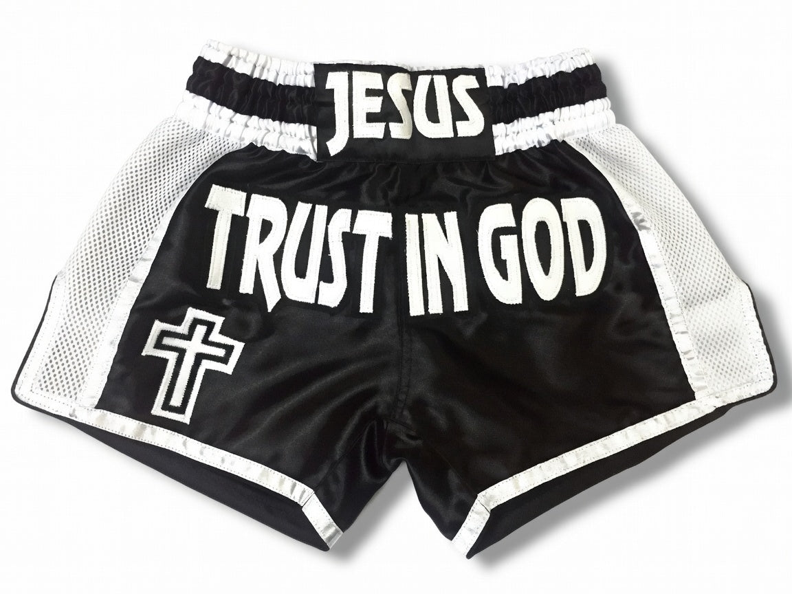 LUMPINEE SHORTS RETRO CHRISTMAS DAY REAL MUAY THAI PROFESSIONAL